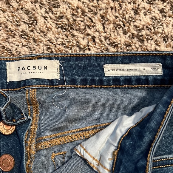 Shorts - Picture 2 of 3